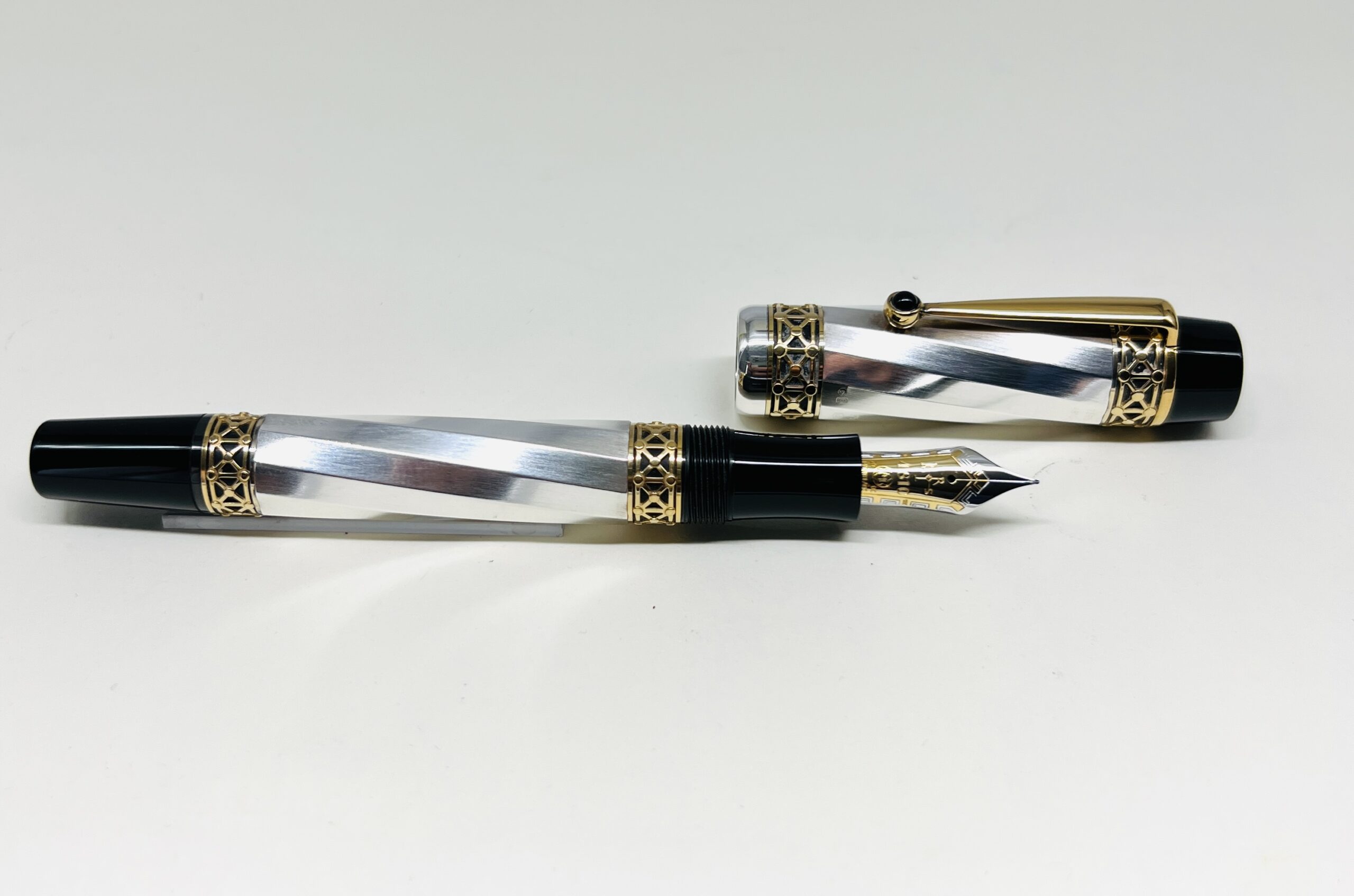 Montblanc Karl The Great Hommage a Charlemagne Fountain Pen Limited Edition Patron Of Art 4810 - immagine 18